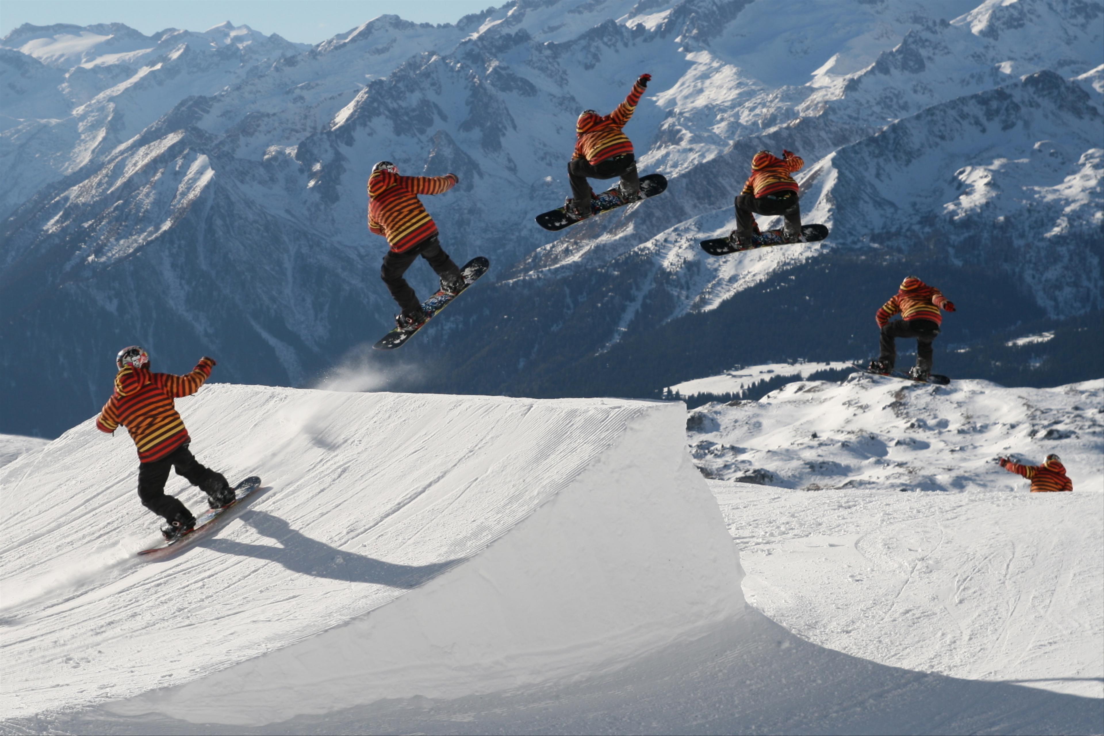 Snowboardzista na stoku w Kościelisku